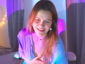 girl
        eli_sun cam image #1201607