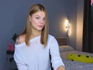 girl
        lovely_babyy cam image #5874560