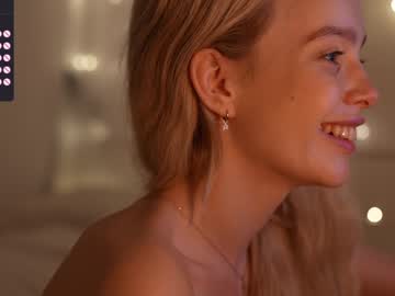girl
        mother__of__dragons cam image #4329173