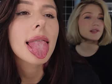 girl
        yononeey cam image #4505986