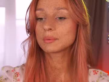 girl
        artease cam image #6803977