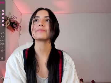 girl
        annie_dreams cam image #1069150