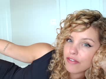 girl
        theislandgirl cam image #6692209