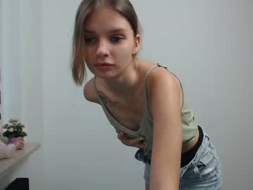 girl
        vivien_slender cam image #4677268