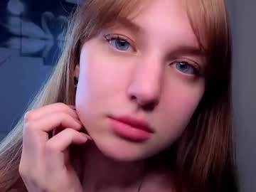 girl
        kendrabarby cam image #6846374