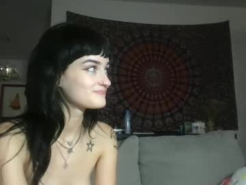 couple
        snowxbunny1228 cam image #4718251