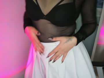 girl
        jennie_berry cam image #4897122