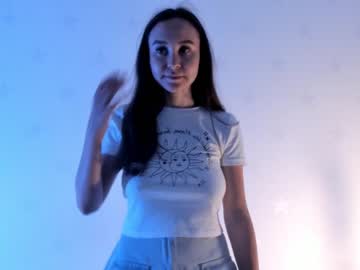 girl
        elliehunt cam image #2141786