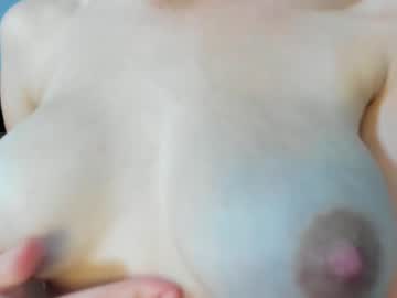 girl
        gabbyrainy cam image #2311598