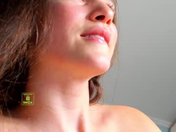 girl
        demurelixir cam image #3300752