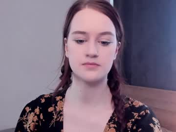 girl
        beatrixdurow cam image #4395865