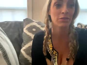 girl
        dtfcouple_4u cam image #1829952