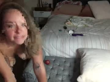 couple
        dad_nmom cam image #1687548