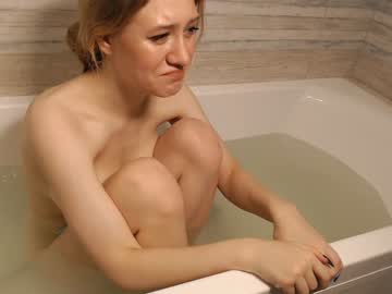 girl
        lily_life cam image #2052094