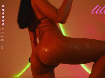 girl
        _lillilly_ cam image #4159974