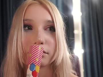 girl
        alodiedonnay cam image #5599129