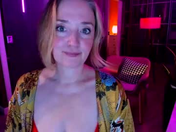girl
        braingirl cam image #4799753