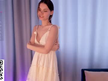 girl
        elviachaplin cam image #3907932