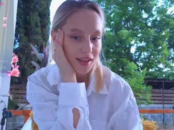 girl
        callme_star cam image #4398755