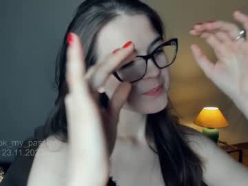 girl
        look_my_passion cam image #2913861