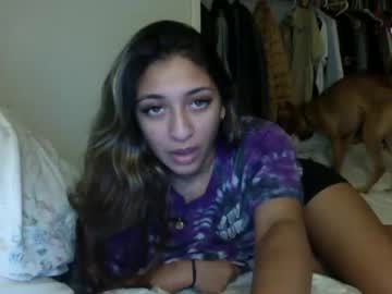 girl
        kristy_barrios cam image #2046980
