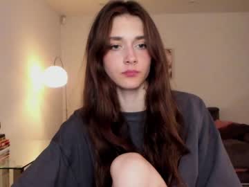 girl
        _wilson__ cam image #1928651