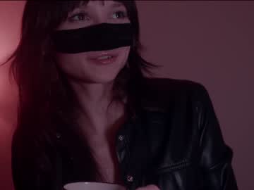 girl
        chaturbatable cam image #3230744