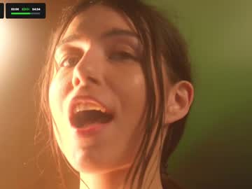 girl
        the_pretty_poison cam image #6887864