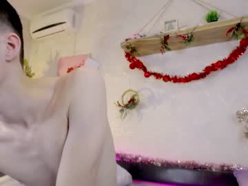 couple
        williamandmia cam image #440044