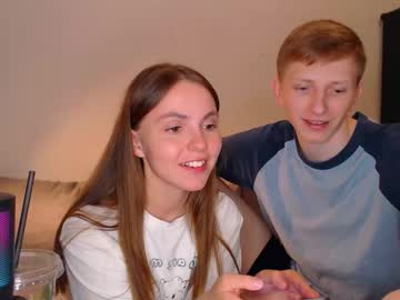 couple
        julsweet cam image #4558971