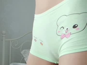 girl
        littlegreekflower cam image #6757207