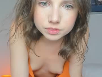 girl
        stellawells cam image #1929707