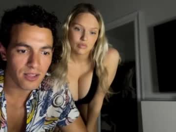 couple
        chulo33333 cam image #3896338