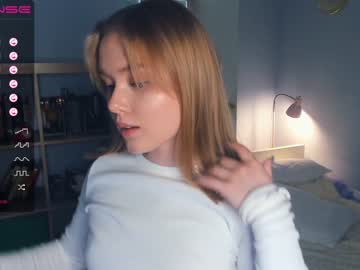 girl
        sun_shiiine cam image #1306820