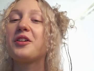 girl
        melissacoopers cam image #4538893