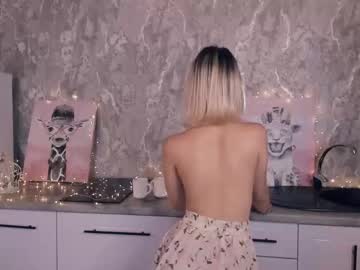 girl
        gladysharn cam image #4719655