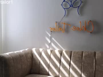 girl
        chloe_tailor_ cam image #4550405