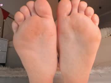girl
        stella__grace cam image #5886540
