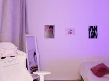 girl
        miavixxenn cam image #6027135