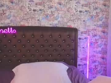 girl
        angelina_new cam image #4739557