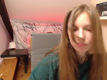 girl
        suziii_ cam image #1287756