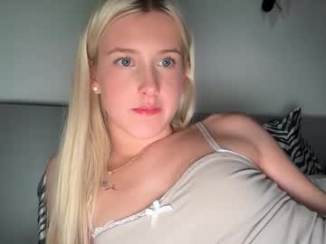girl Nude Cam Girls Playing Games with cassiemaee