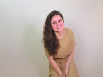 girl
        julianaheaps cam image #3943167