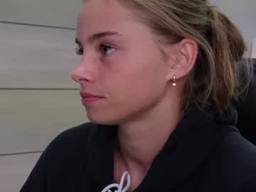 girl
        abby_laker cam image #5720950