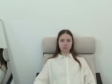 girl
        nico_collard cam image #6466875
