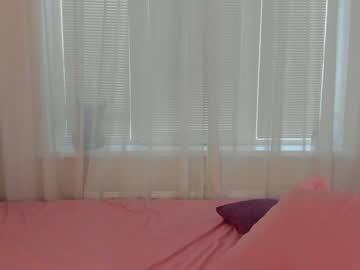 girl
        angelina_new cam image #1558766