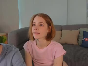 couple
        maypeach cam image #5337089