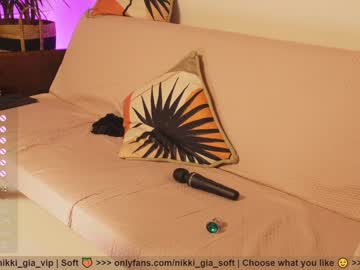 girl
        girl_i_am cam image #2987513