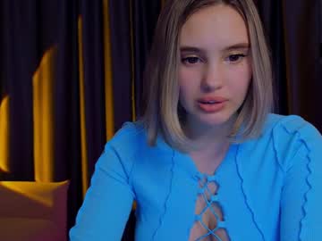 girl
        angella_kleee cam image #5215097