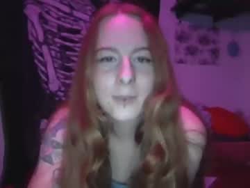 girl
        gingergardenia cam image #2831045